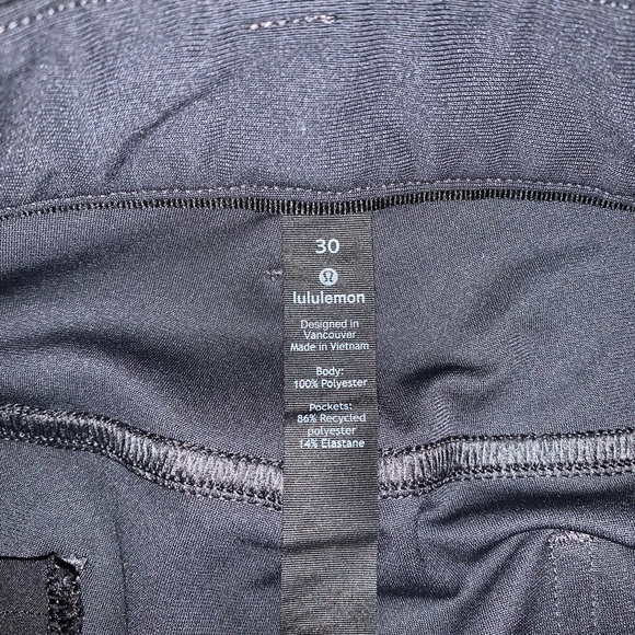 Men’s Lululemon pants - Picture 3 of 3